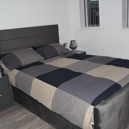 Airport Padzzz Apartment Wythenshawe Luaran gambar