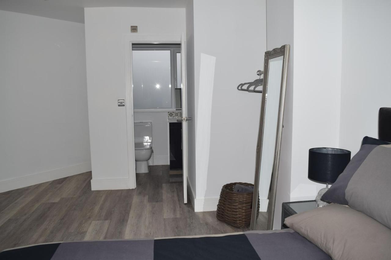 Airport Padzzz Apartment Wythenshawe Luaran gambar